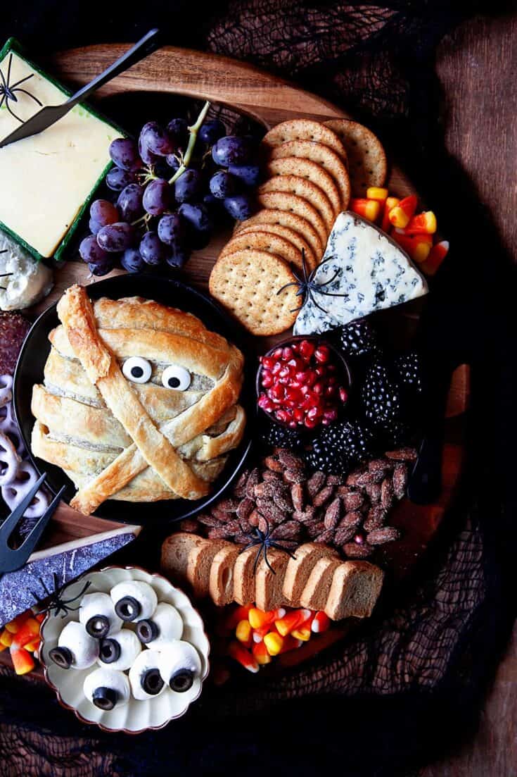 Frights & Bites: A Haunted Grazing Board