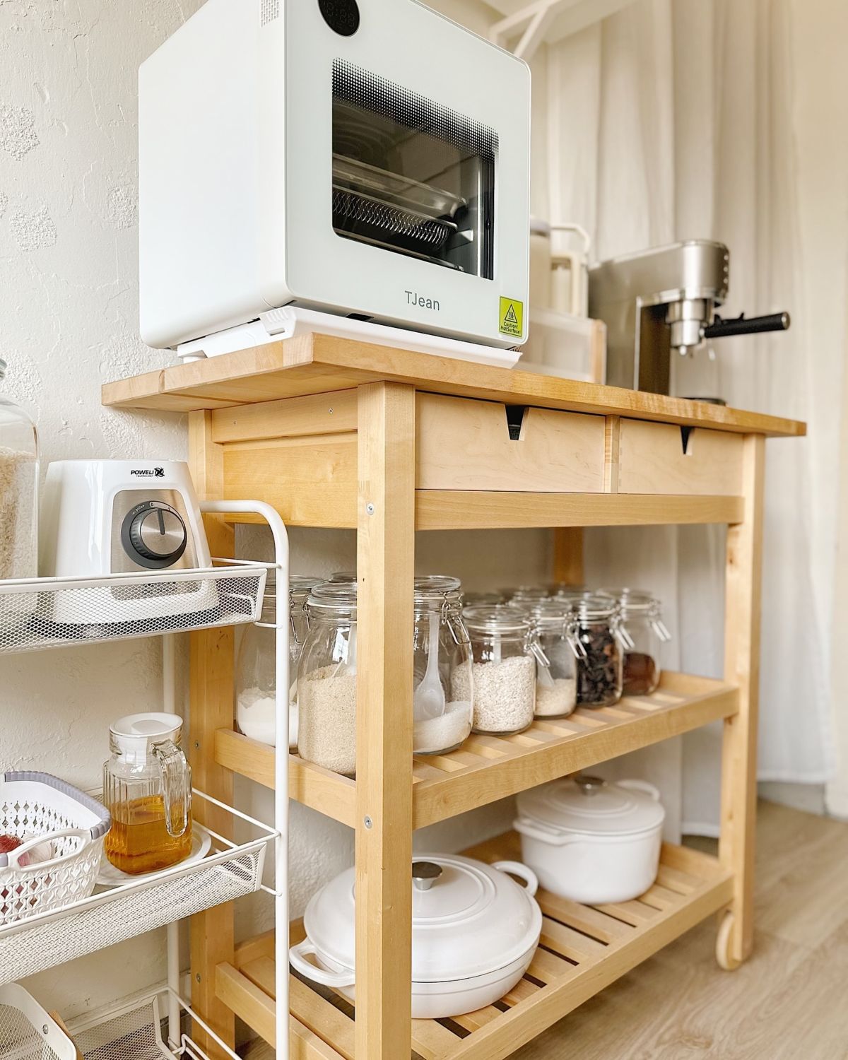 Maximize Kitchen Space with a Mobile Appliance Cart