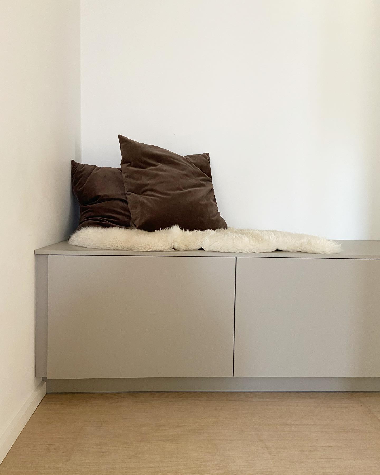 Transforming Narrow Hallways with a Stylish Storage Bench