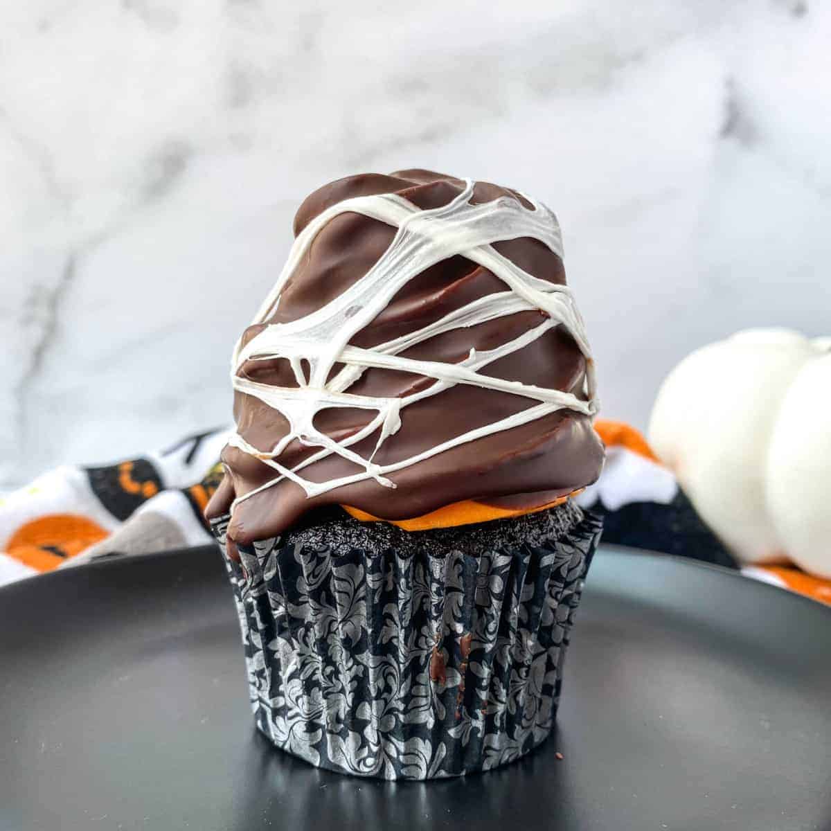 Moonlight High-Hat Spiderweb Cupcakes