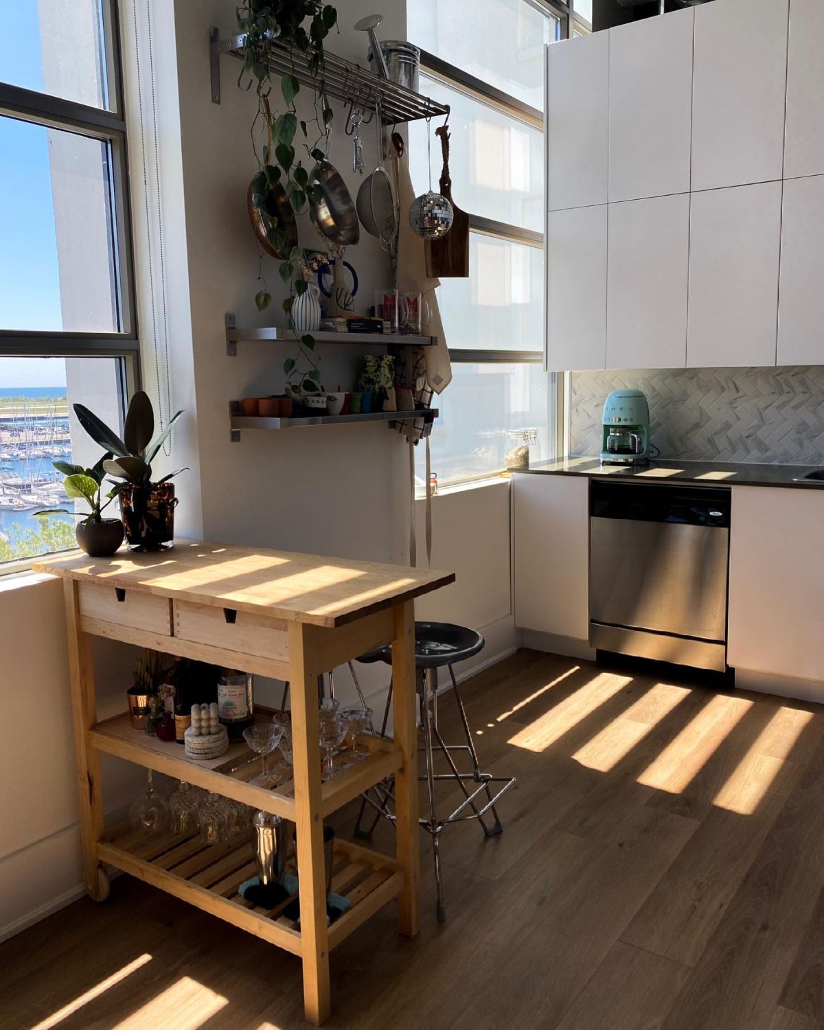 Charming Compact Kitchen Retreat