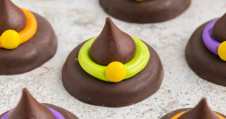 Mini Witch Hat Treats — Oreo + Kiss Magic