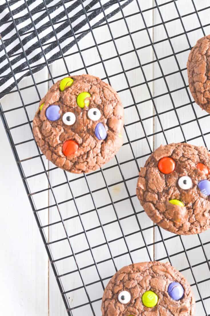Hauntingly Easy Brookie Buttons