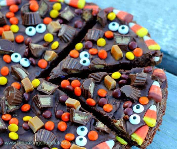 Ghoul's Night Brownie Pizza