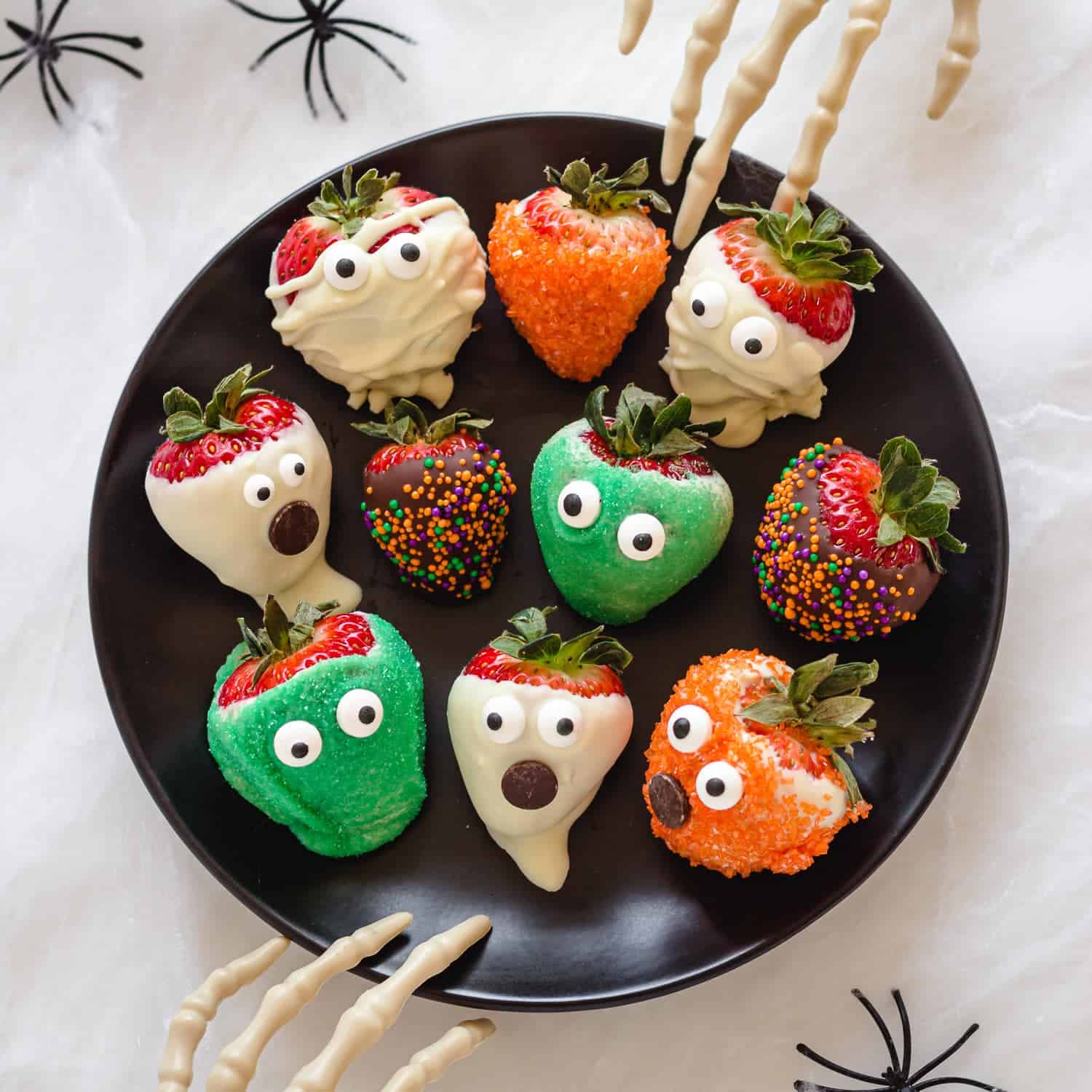 Boo-tiful Chocolate-Dipped Strawberries
