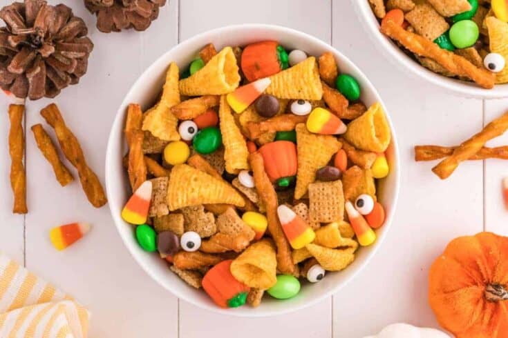 Cauldron Crunch: Sweet & Salty Halloween Mix