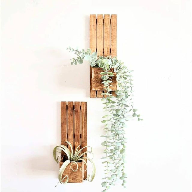 Pint-Sized Pallet Plant Pockets