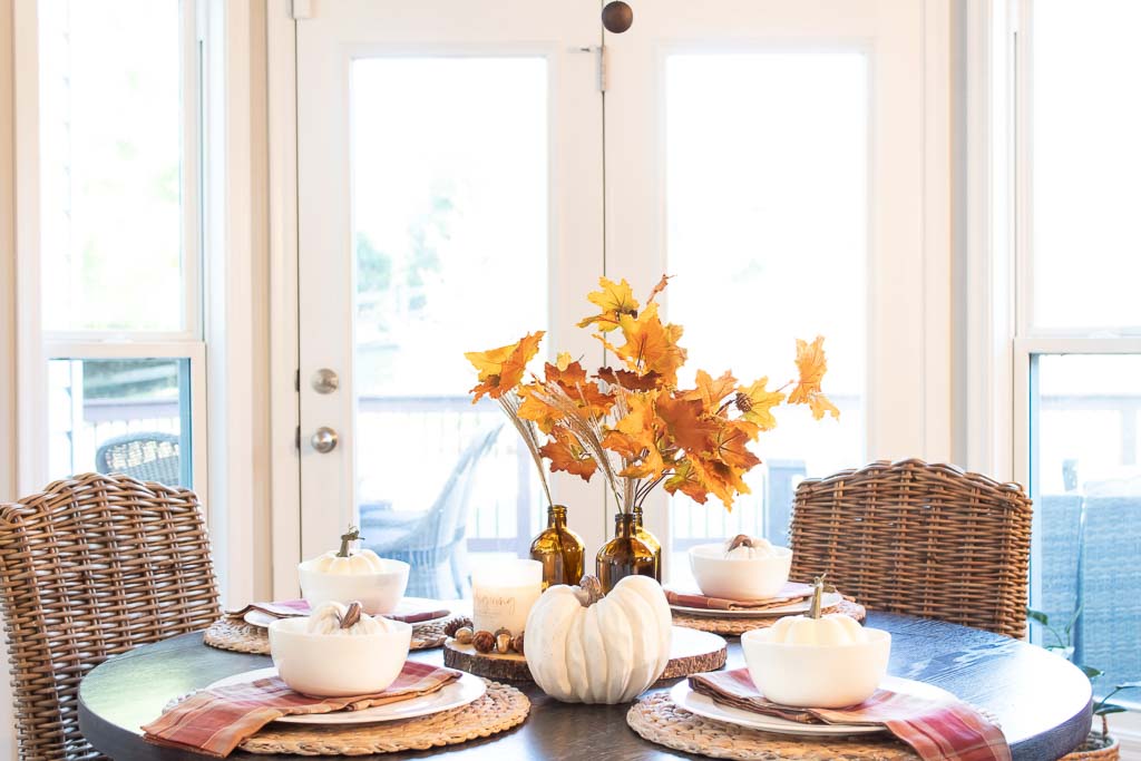 Plaid & Petite Pumpkins: A Cozy Fall Place Setting