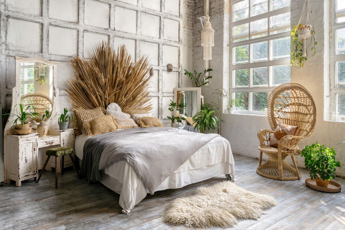 Plush Faux-Pelt Accent