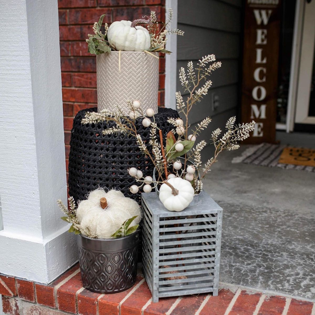 Elegant Pumpkin Arrangements to Elevate Your Porch