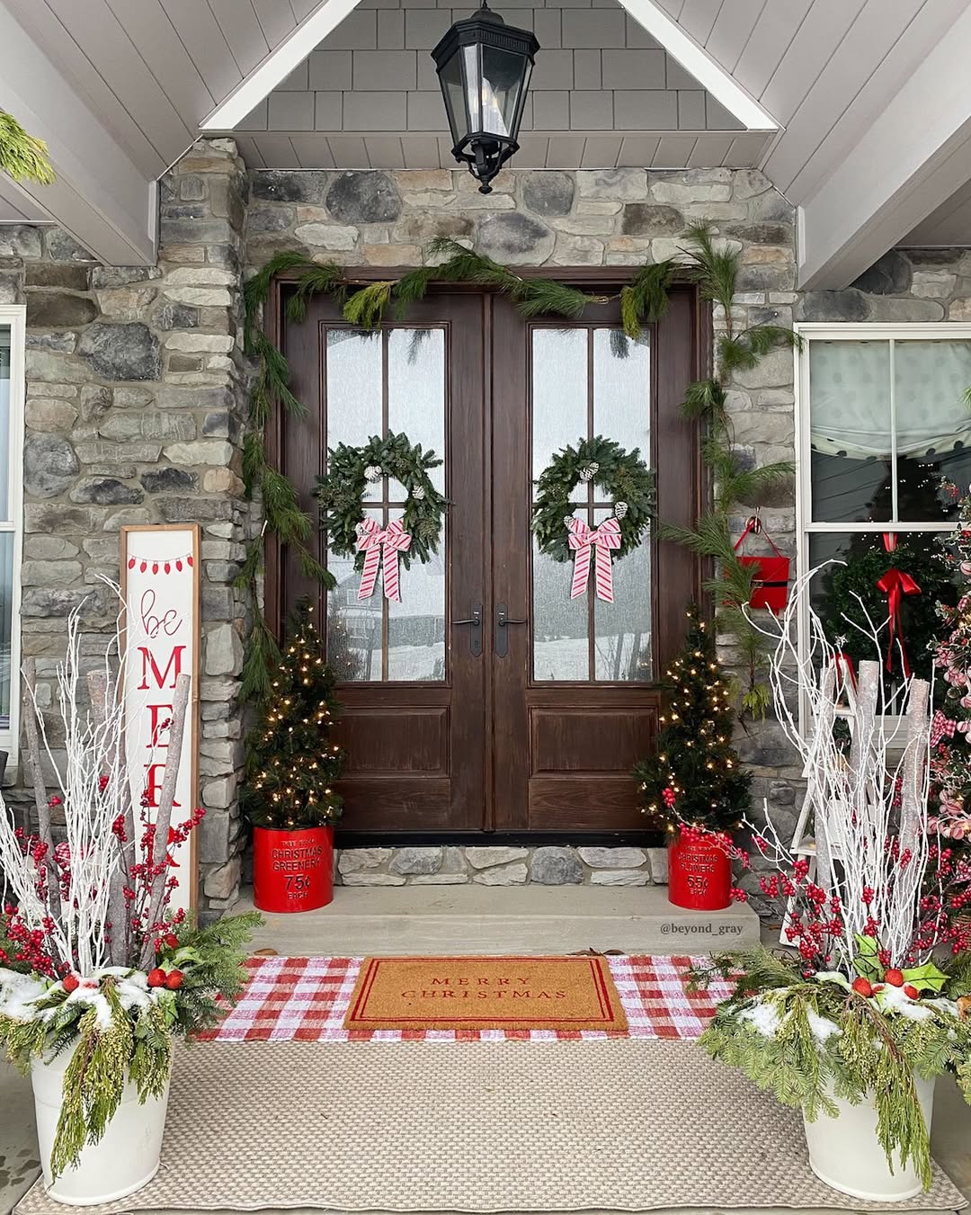 Set a Strong Seasonal Focal Point