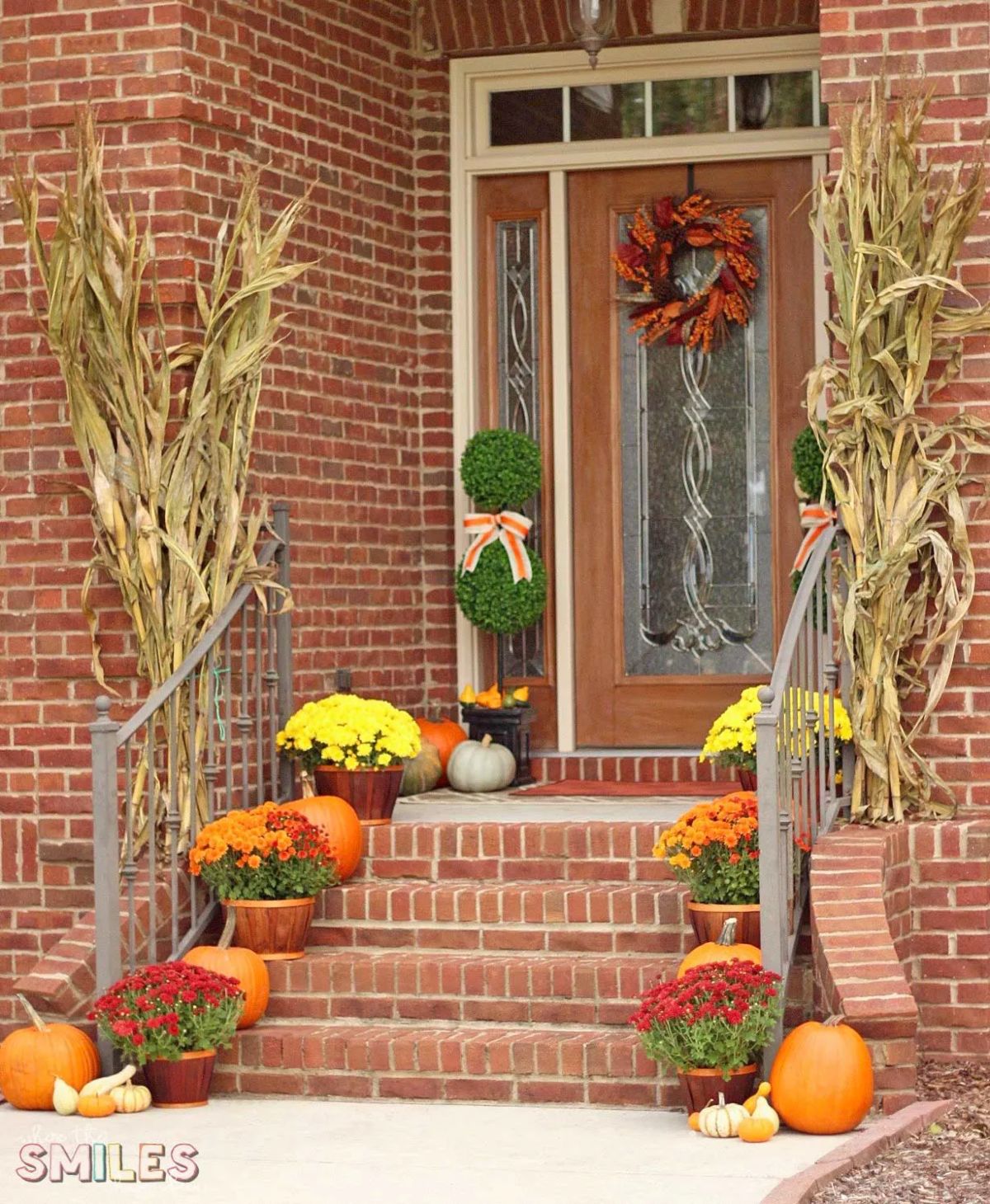Harvest Sentinels: Cornstalk Porch Accents