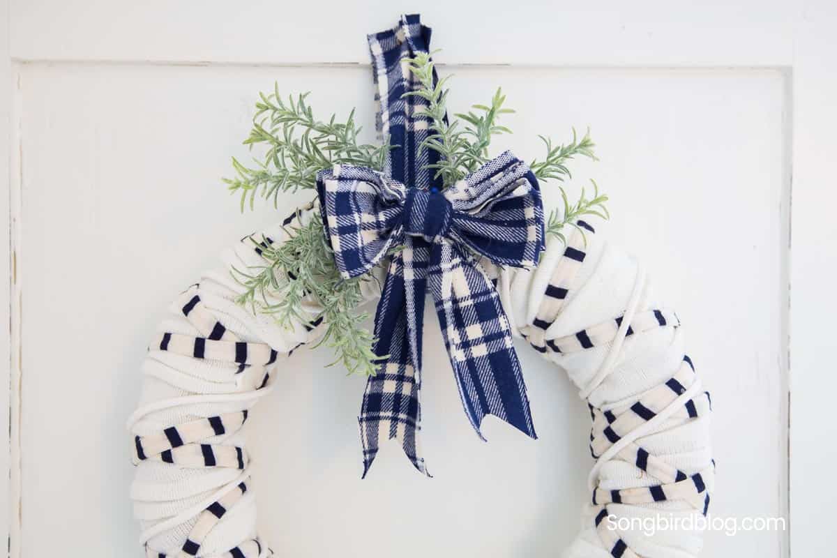 Cozy Scarf Wreath: Upcycled Warmth for Winter
