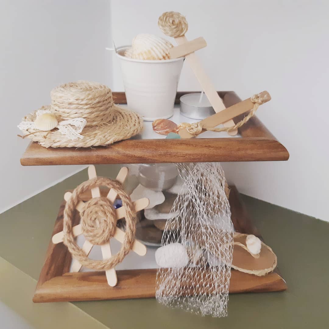 Charming Summer Idea: Island Getaway On A Stand