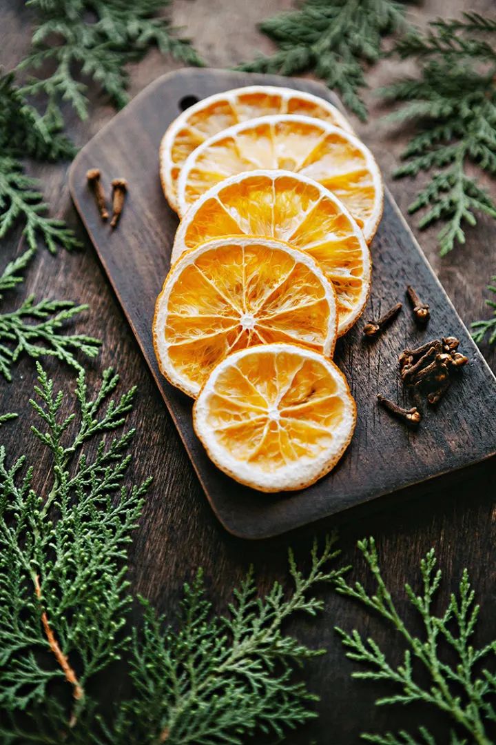 Citrus Glow: DIY Dried Orange Ornaments for Winter Cheer