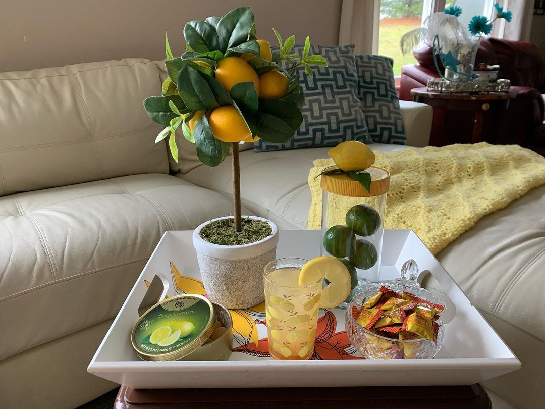 Charming Summer Idea: Potted Lemon Tree On A Tray