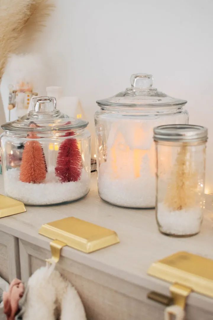 Jarbed Winter Vignettes: Minimalist Christmas Decor in a Jar