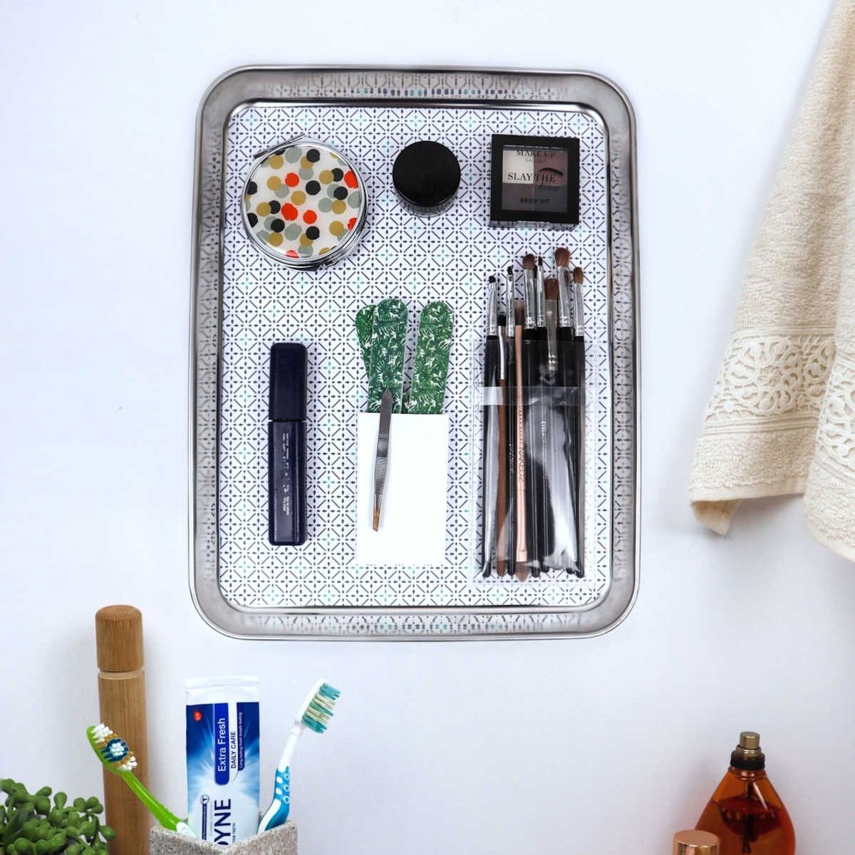 Magnetic Beauty Board for Metal Accessories