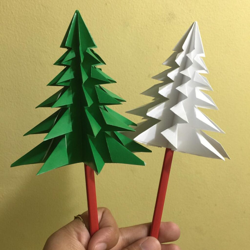 Chic Folded Forest Accents