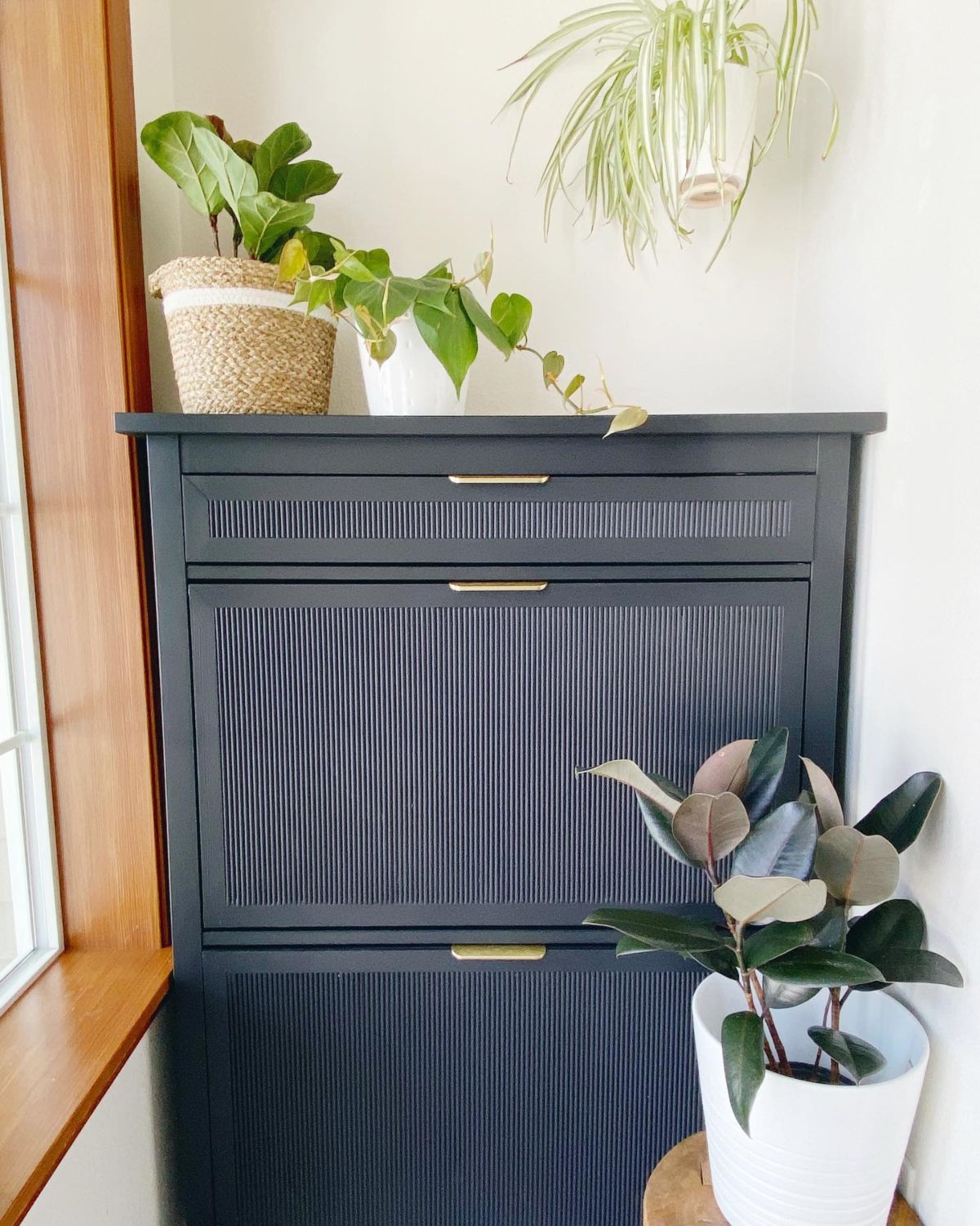 Chic Dowel Detailing for Your IKEA Shoe Storage