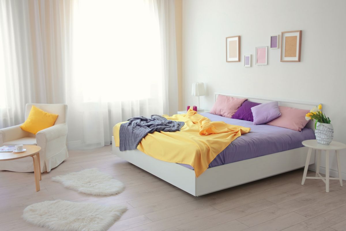 Crisp White Walls Dressed Up with Lilac and Yellow