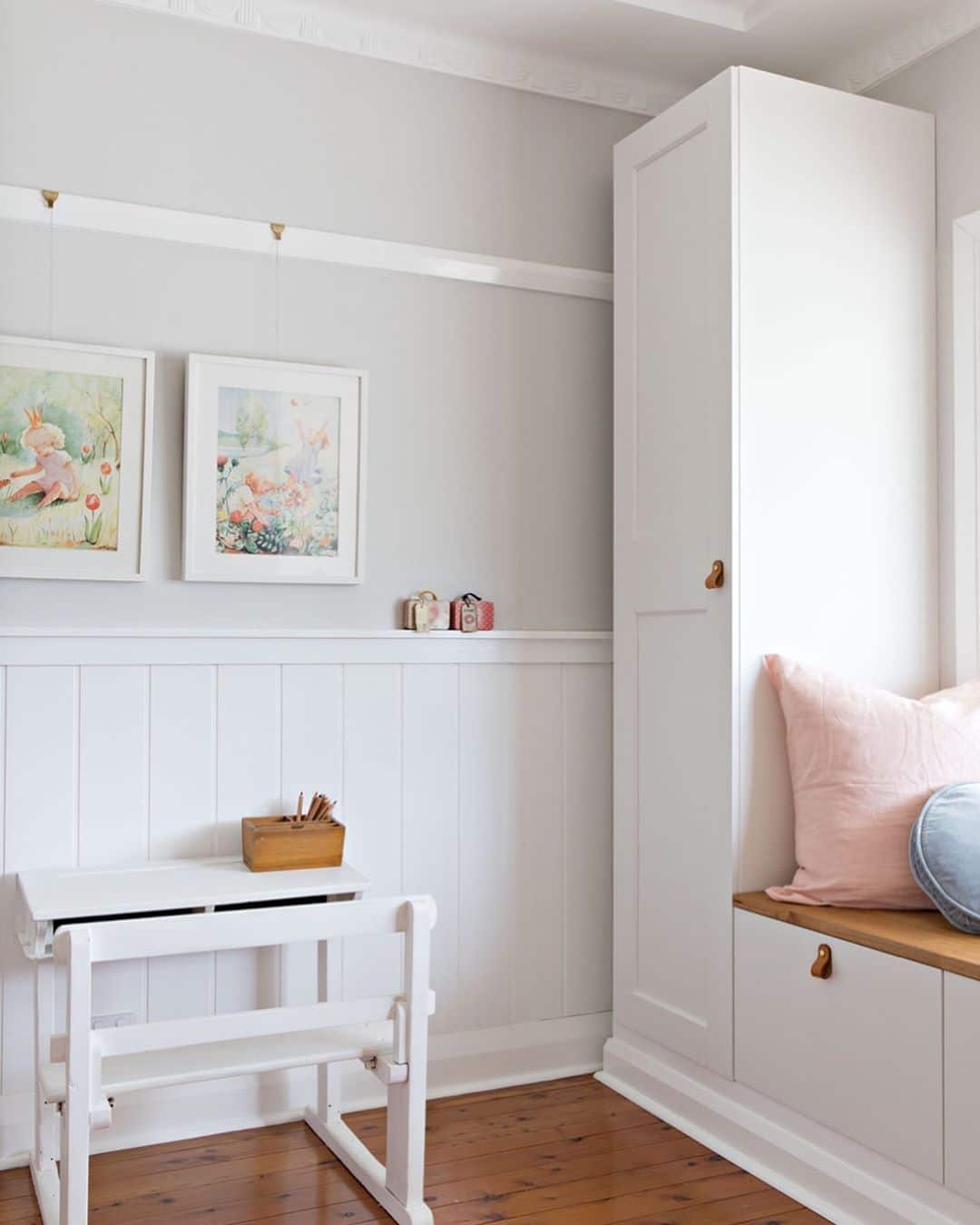 Window Nook Retreat: PAX Meets Cozy Seating