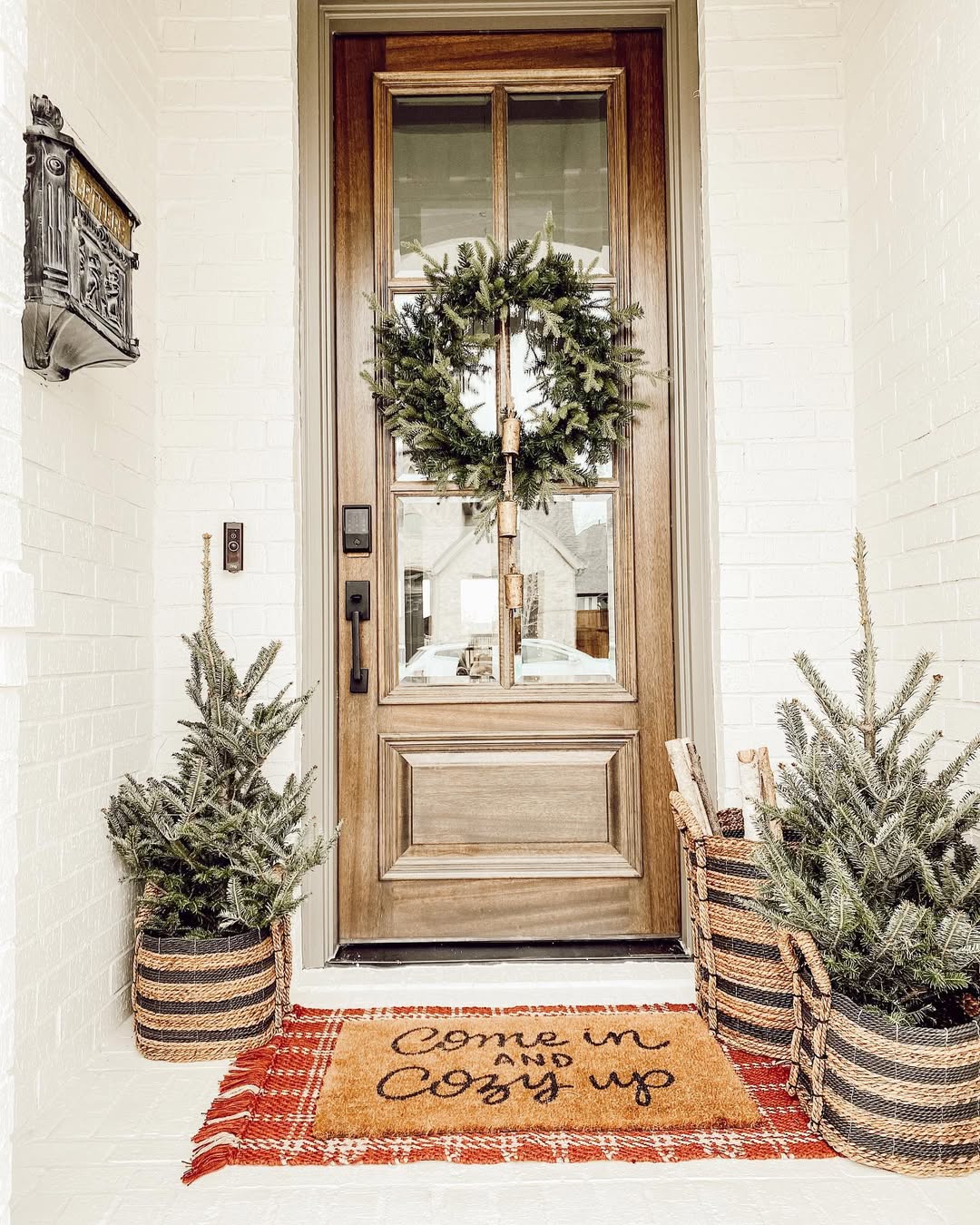 Set a Strong Seasonal Focal Point