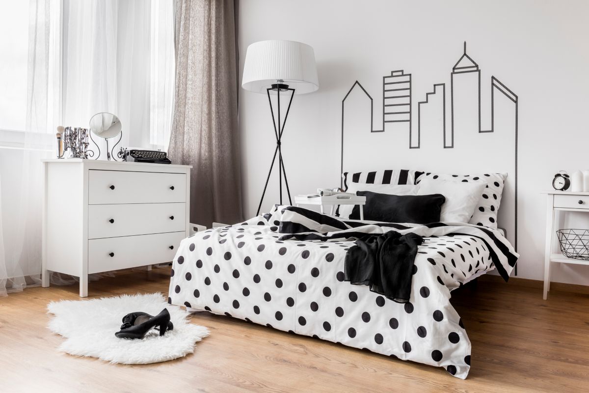 Above-the-Bed Decal Feature