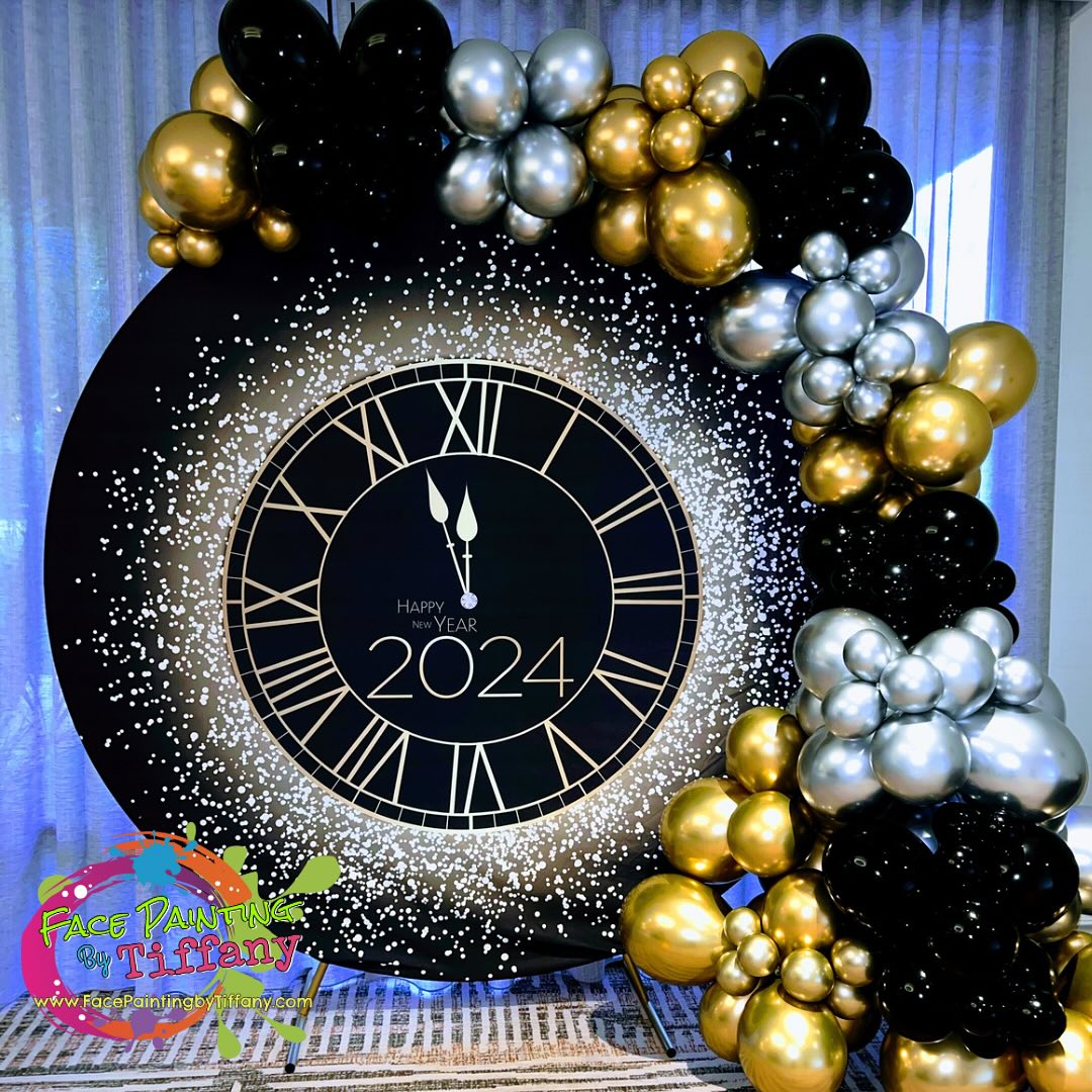Make a Large Clock the Star of the Room