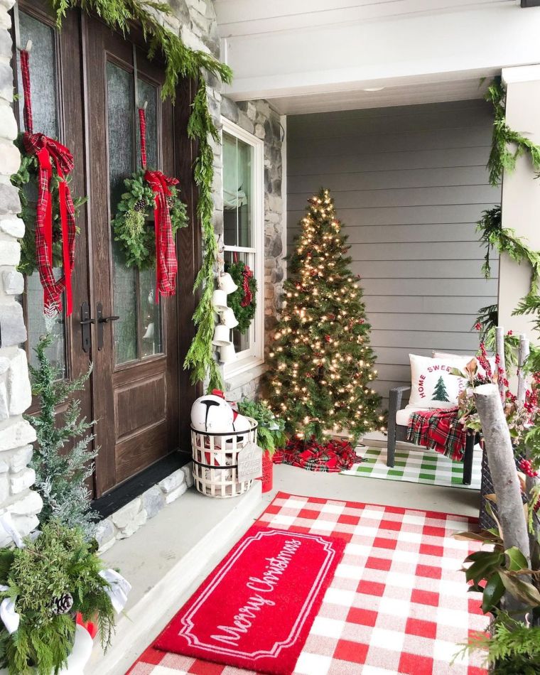 Go Bold with Classic Plaid: A Statement Christmas Porch