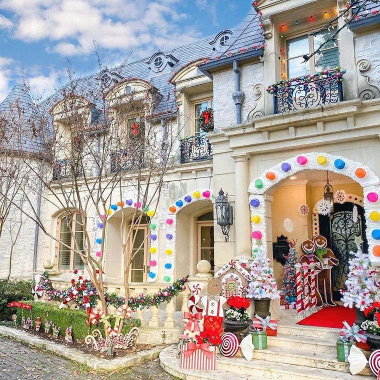 Step Into a Sweet Fantasy: A Candy-Themed Christmas Entrance