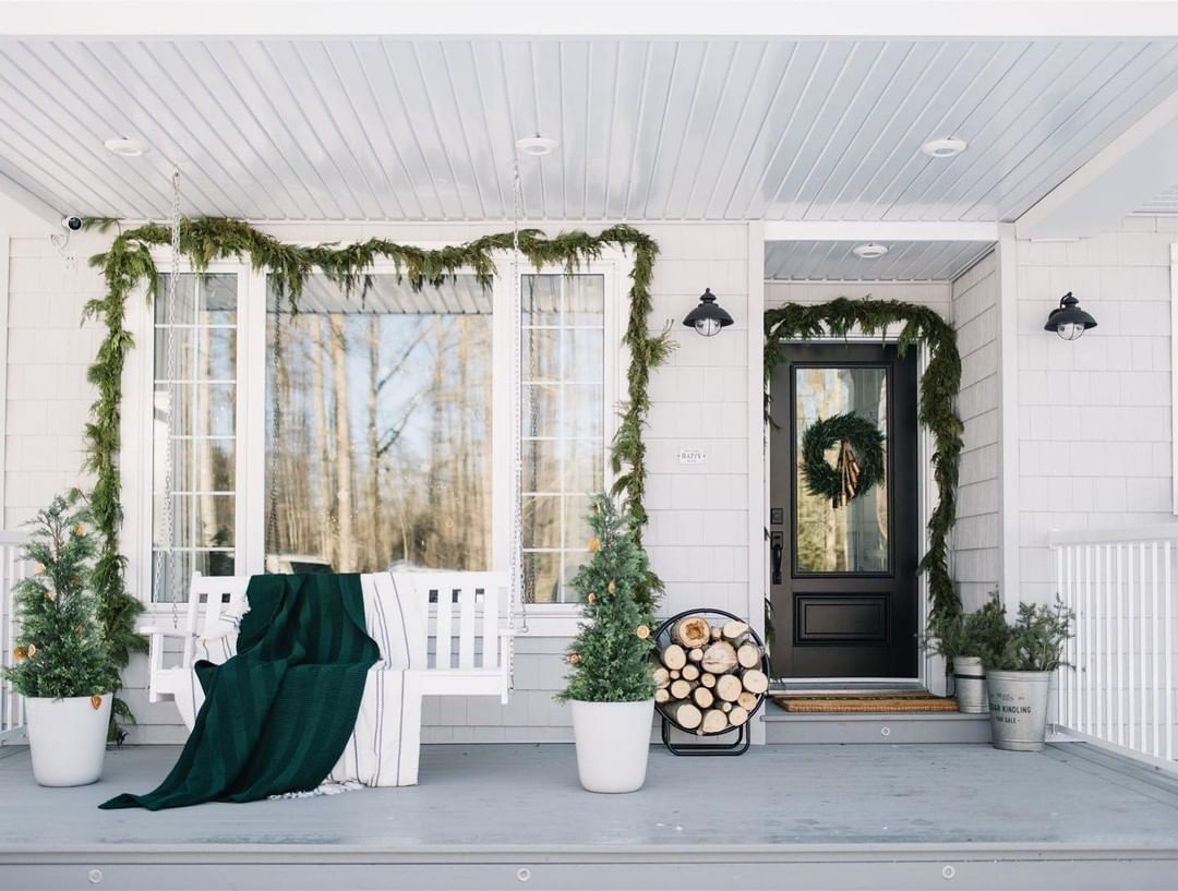 Crisp Whites, Bold Blacks, and the Magic of Greenery