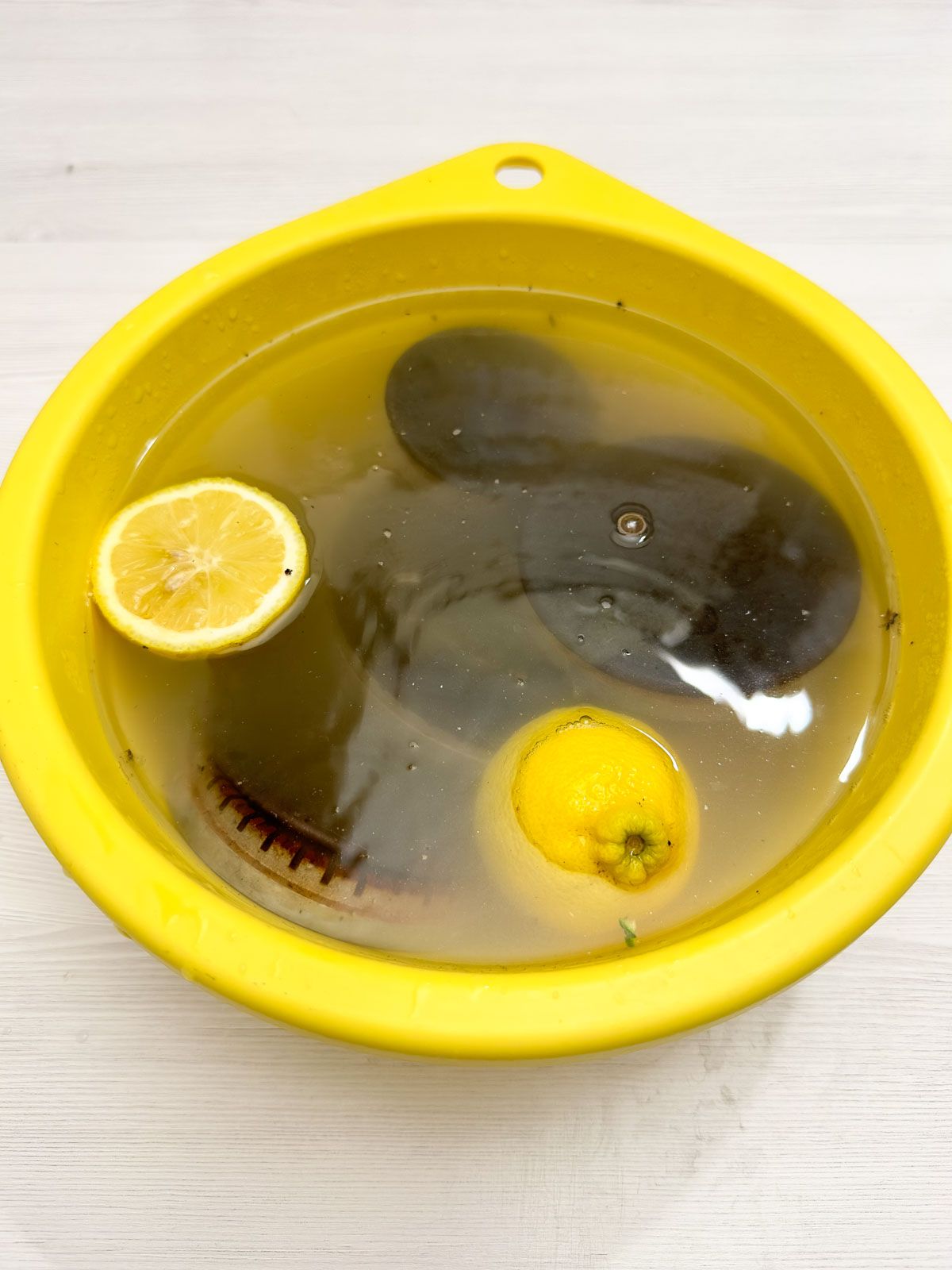 Bring Your Stove Burners Back to Life with a Zesty Baking Soda Soak