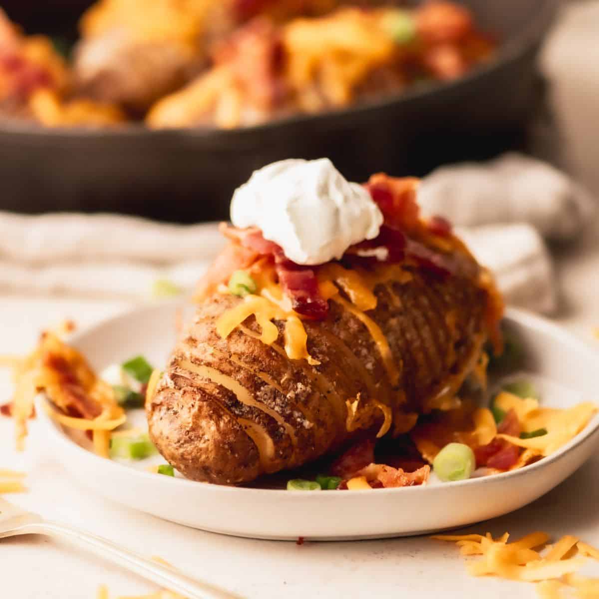 Holiday Sliced Potatoes with Cheesy Bacon Crust