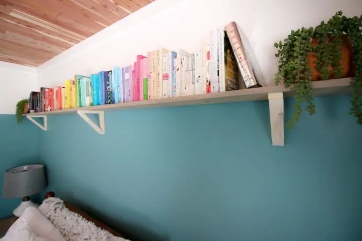 Triangular Braces for Stylishly Sturdy Shelves