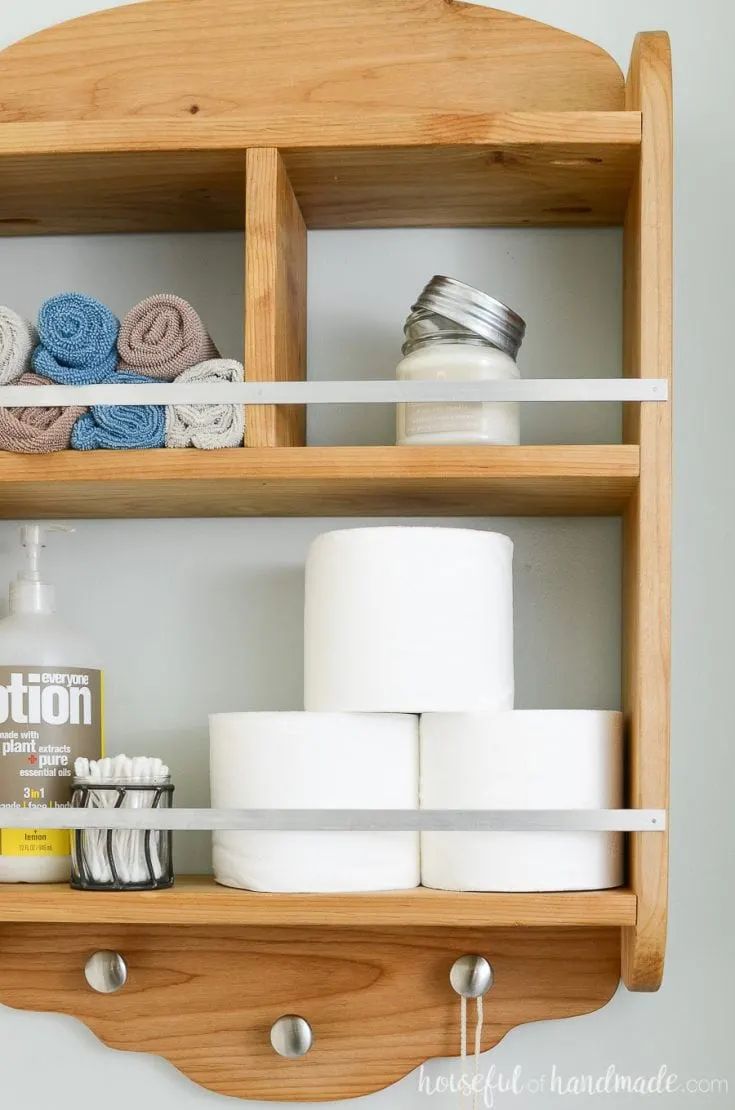 Upward Storage: Stylish Wall Shelves for Bathrooms