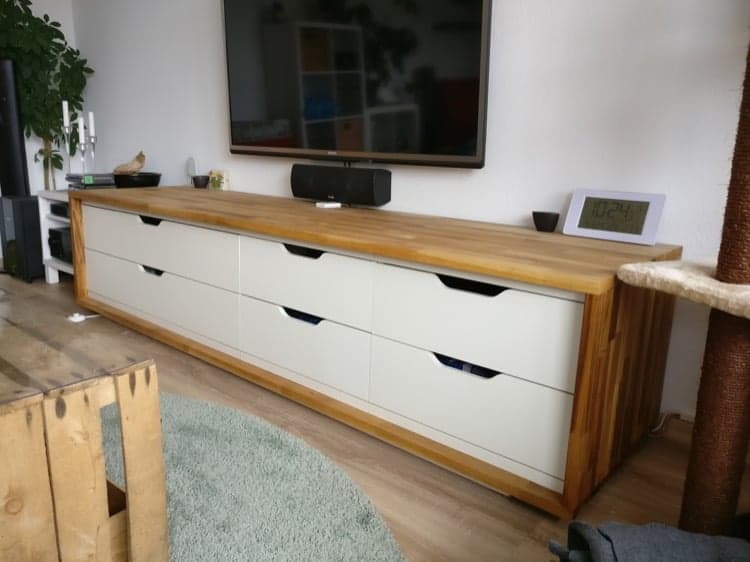 Customize the BESTA with Stylish Knobs and Fresh Paint