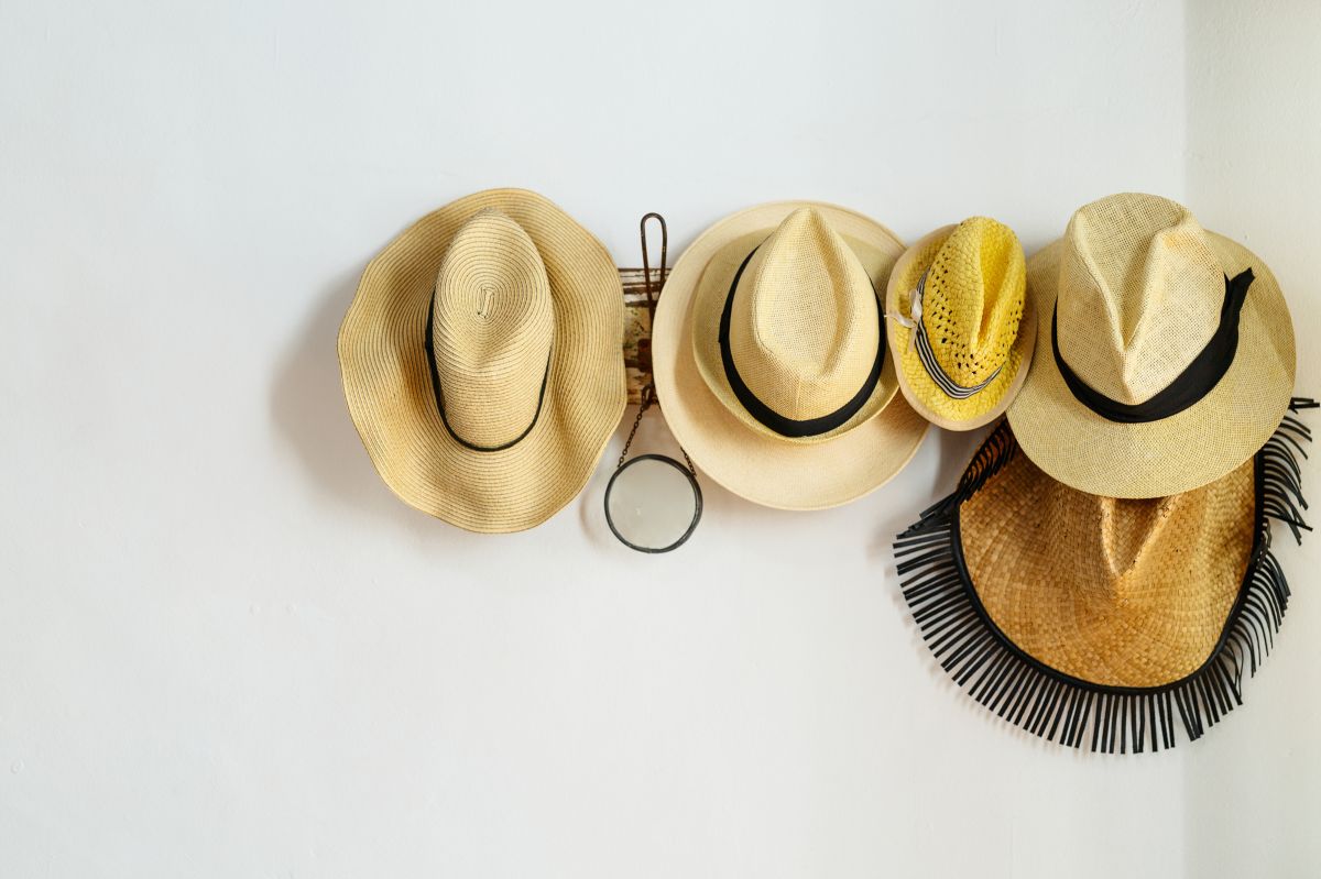 Hat Display & Practical Wall Rack