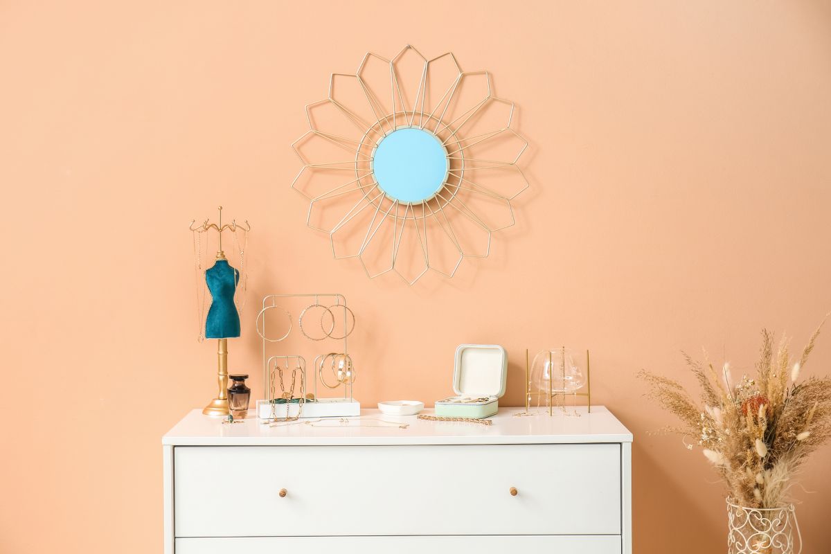 Light-Enhancing Decorative Mirror