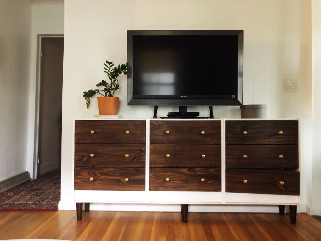 Upgrade the BESTA with a Decorative Wooden Plank Top