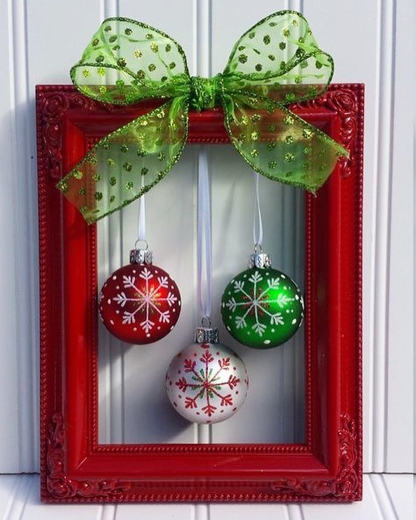 Ribbon-Hung Ornament Showcase