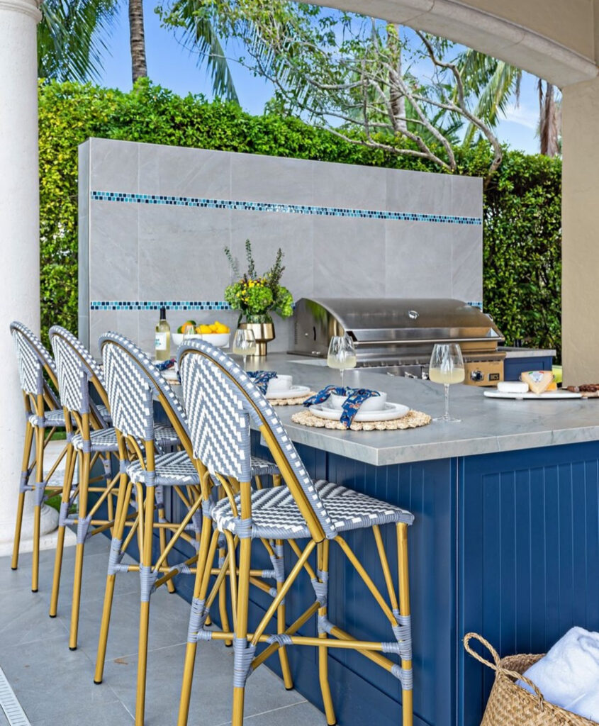 Bring a Resort Mood to the Pool Deck