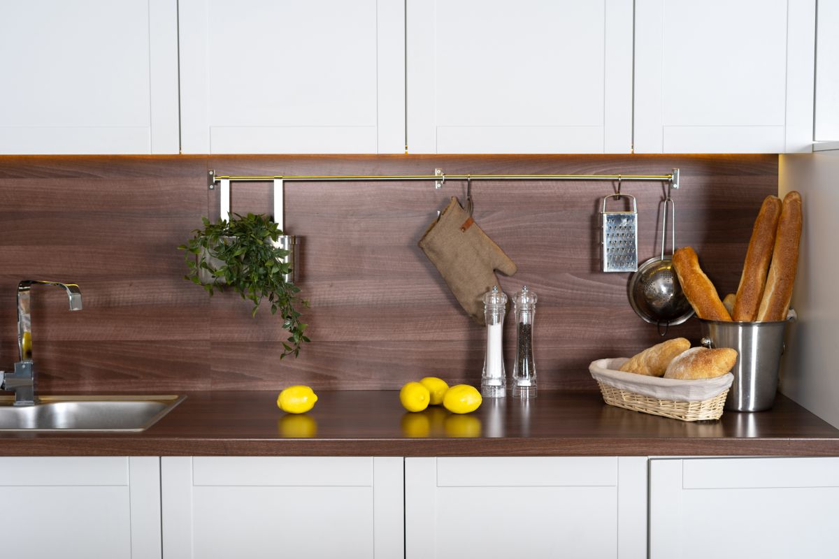 Utility Metal Rod for Hanging