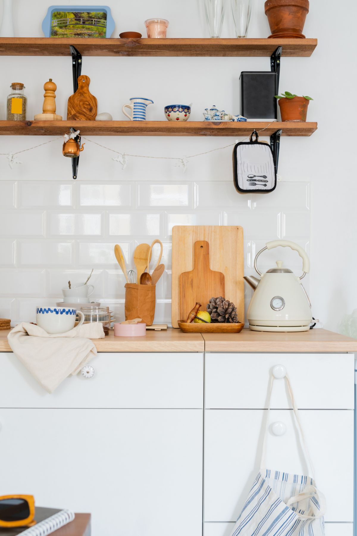 Minimal Wooden Shelves