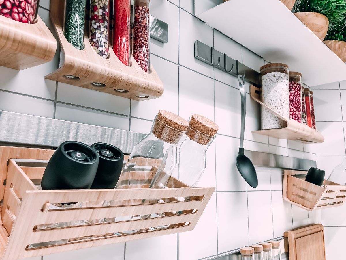 Floating Jar Organizers