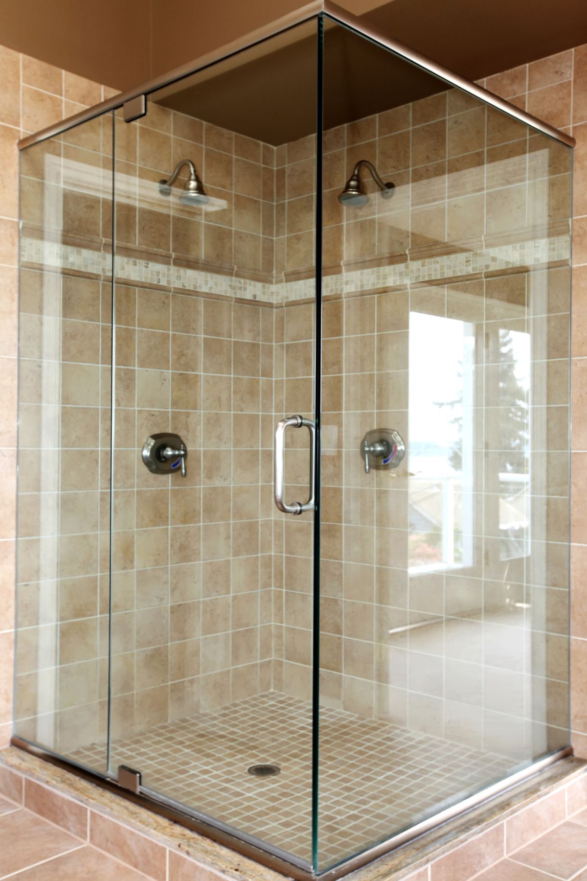 Airy Frameless Glass