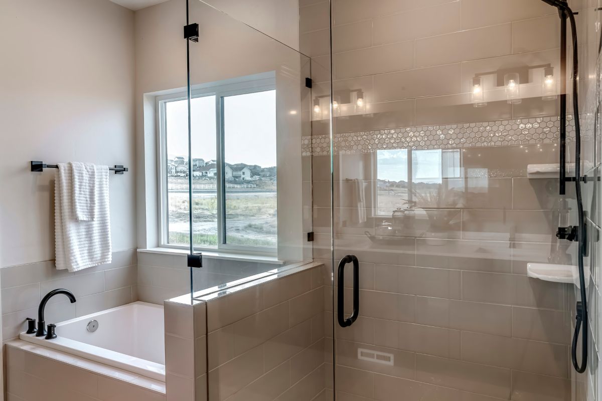 Clean Frameless Design
