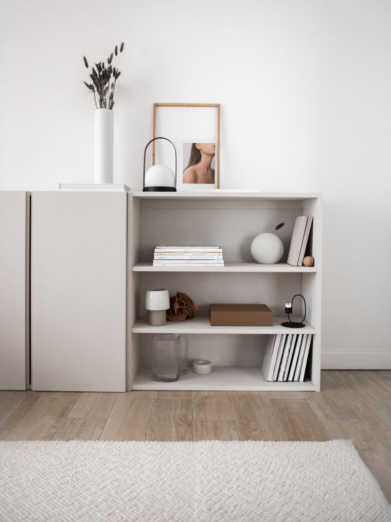 Understated Minimal Entry Storage