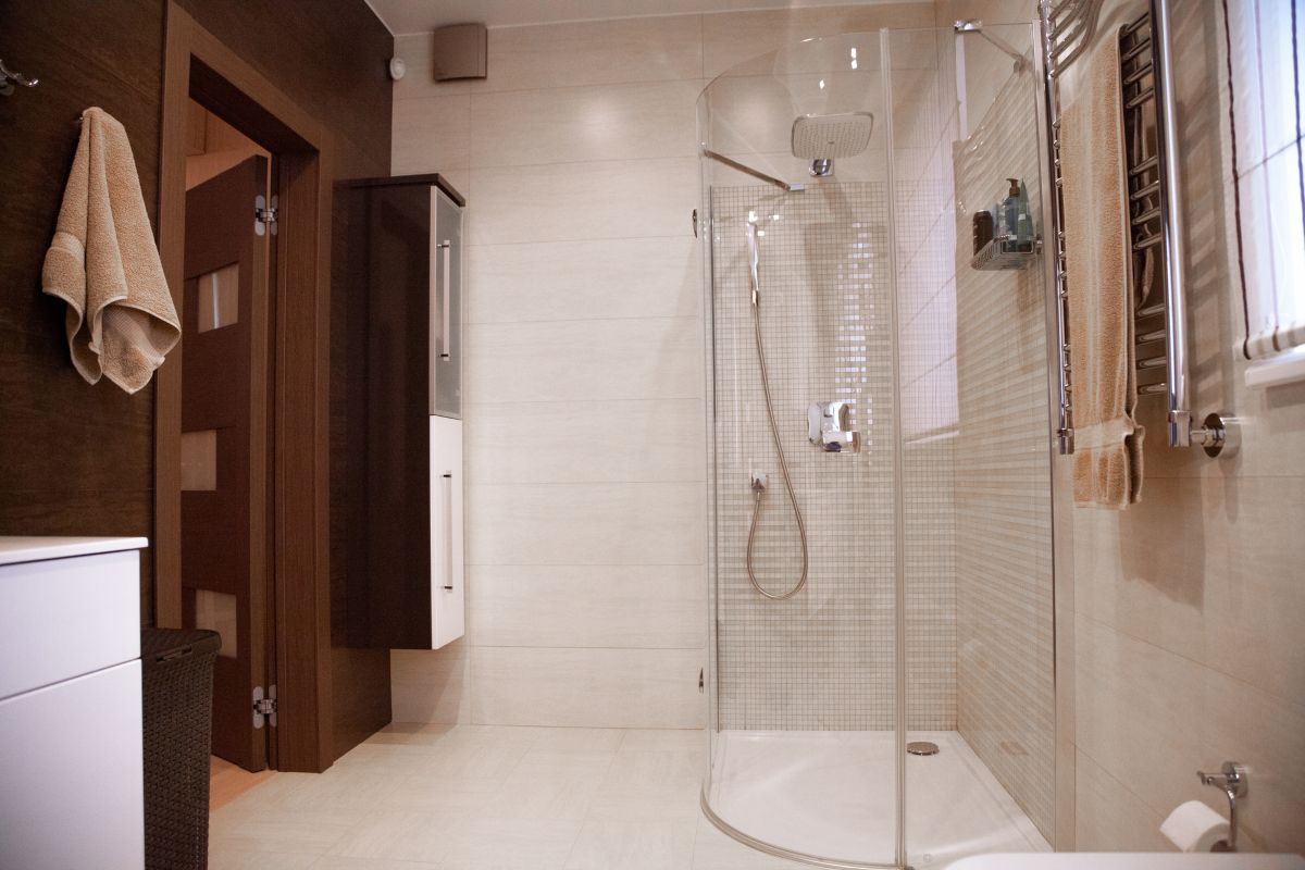 Corner Glass Nook