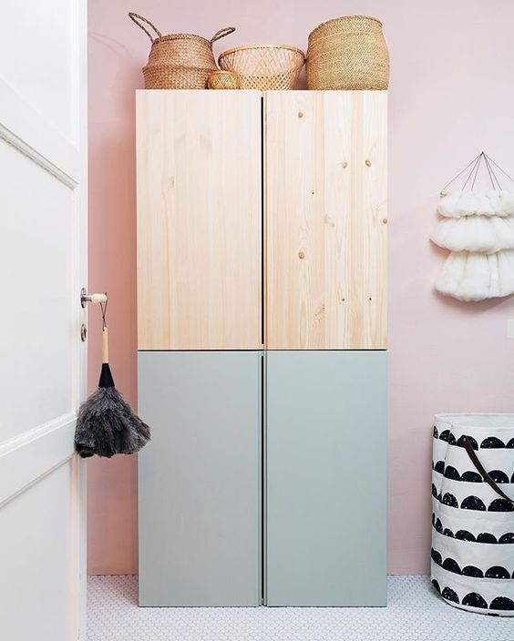 Built-In Blocked Closet for Small Rooms